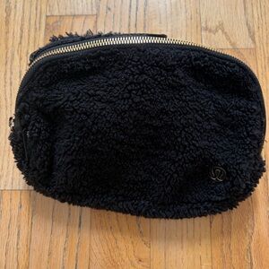 Black Lululemon belt bag